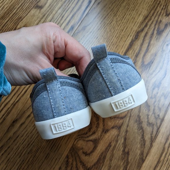 🛍️ BUNDLE ONLY | Toddler Girl Old Navy chambray slip on shoes size 9 - Picture 4 of 10